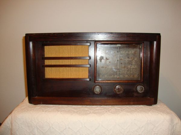 Rádio ZENITH, modelo 5 S 042 - DT